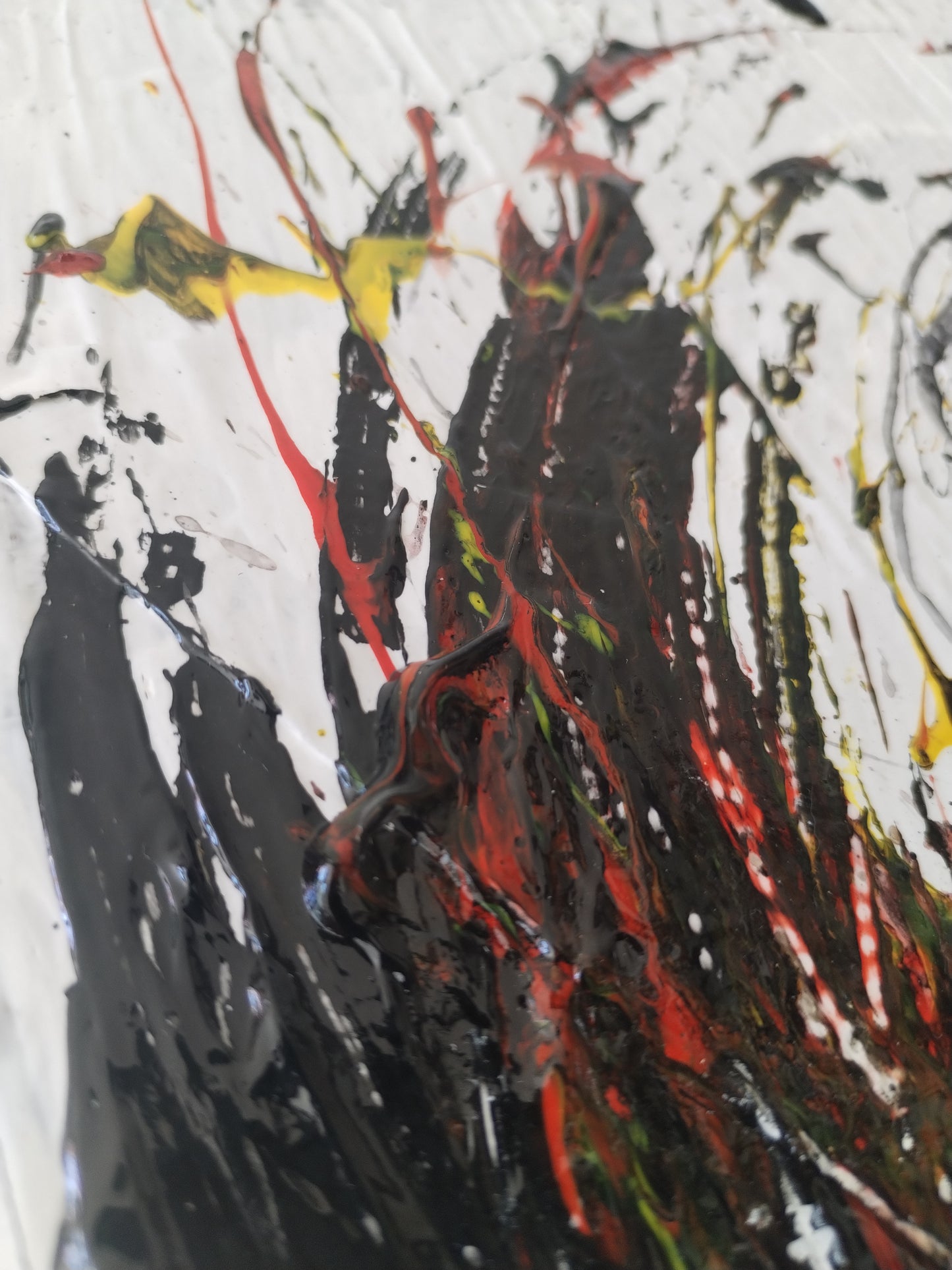 IL ROSSO CHE CUSTODISCE IL SILENZIO