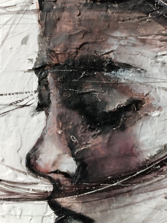 ACCAREZZATA DAL VENTO