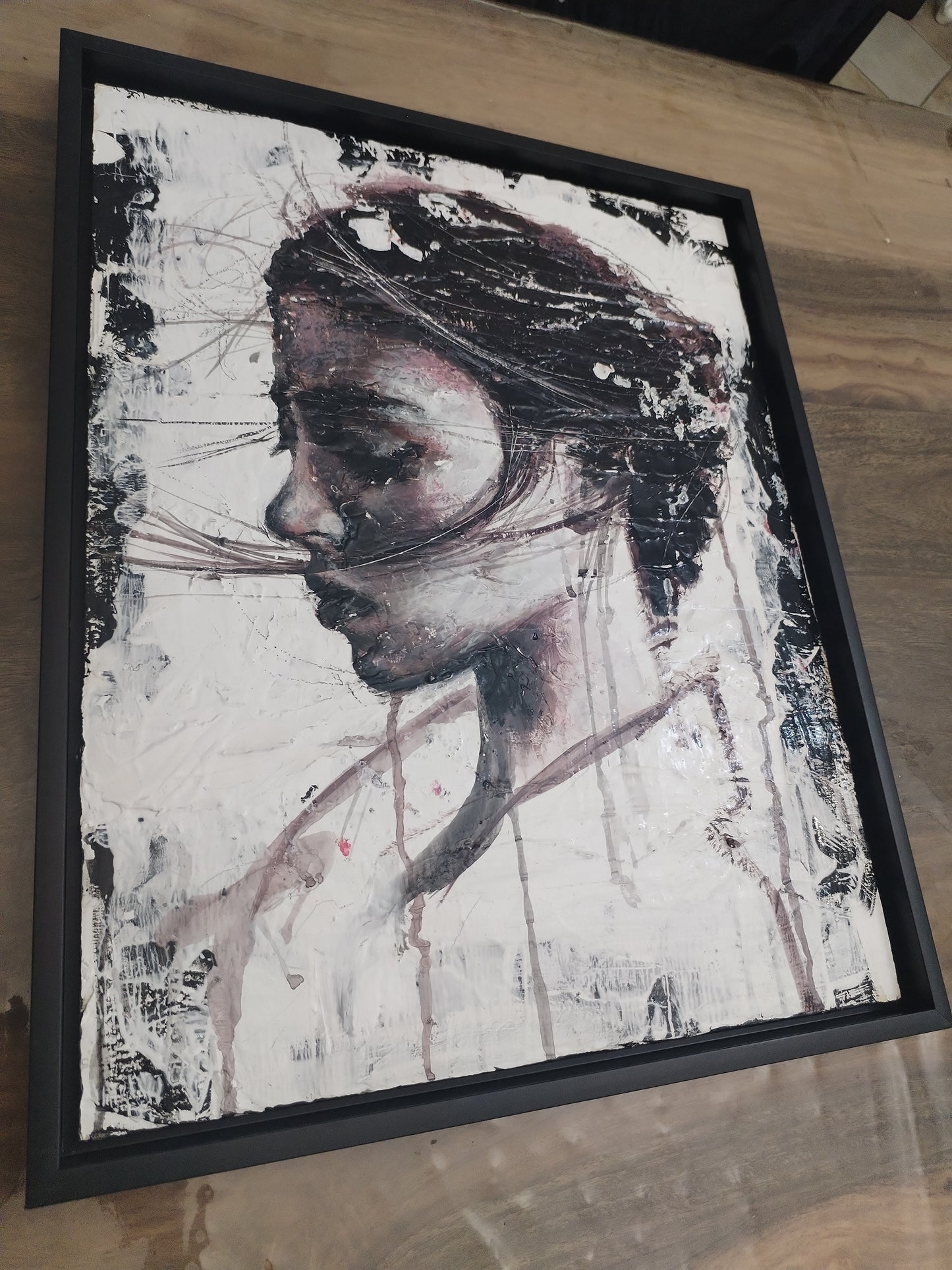 ACCAREZZATA DAL VENTO